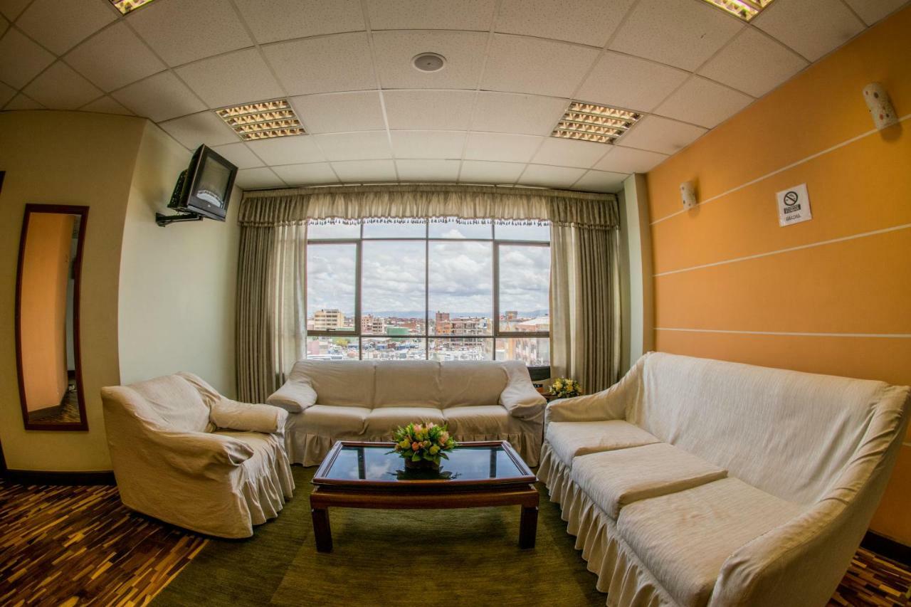 Hotel Oporto 오루로 외부 사진