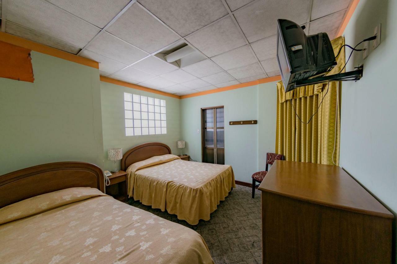 Hotel Oporto 오루로 외부 사진